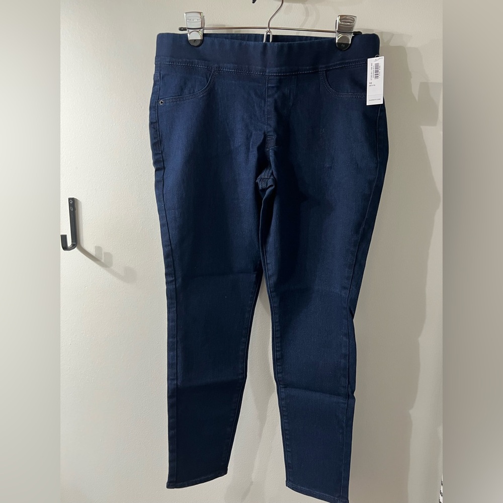 Old Navy Women's Super Skinny Jean Leggings. 10 Petite. NWT. No distressing.